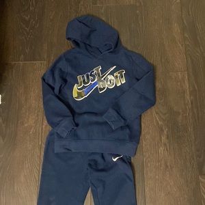 Nike hoodie and sweatpant set